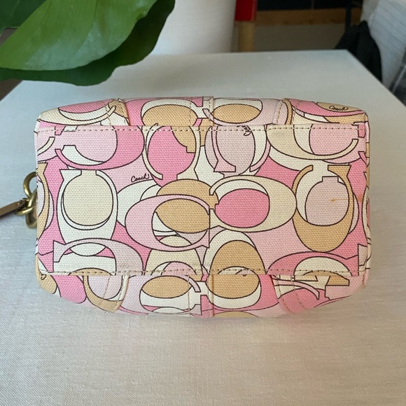 Pink Coach Canvas Print Bag - Picture 4 of 6